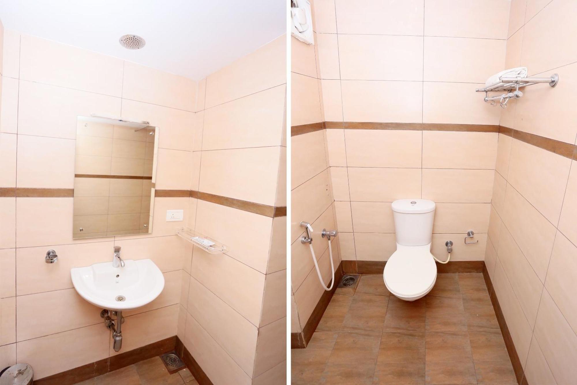 Super Townhouse Dona Castle Hotel Колам Екстериор снимка